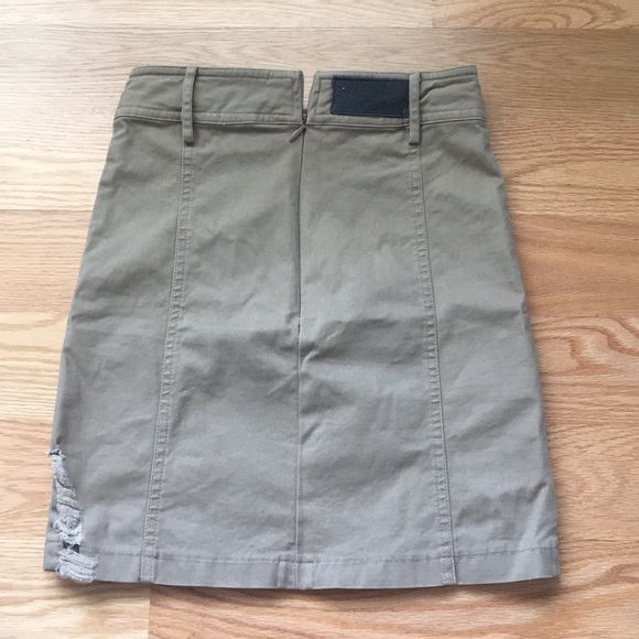 Cute beige skirt - Picture 2 of 2